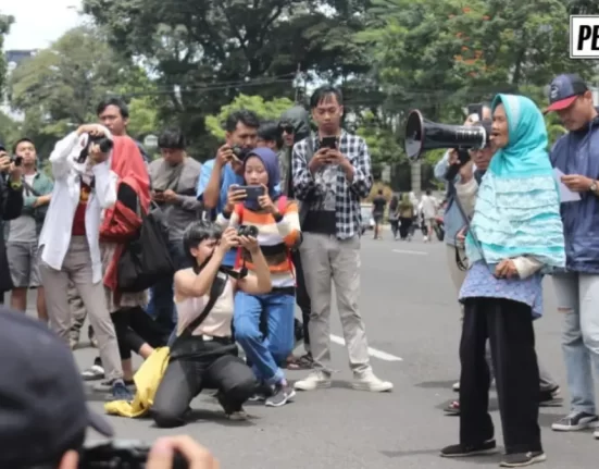 Suara Perempuan pada Aksi Peringatan Hari Perempuan Internasional di Gedung Sate